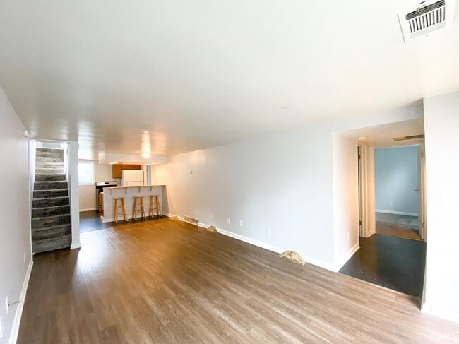 Building Photo - 108 E Cottage Grove Ave