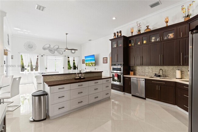 Building Photo - 16601 SW 87th Ct