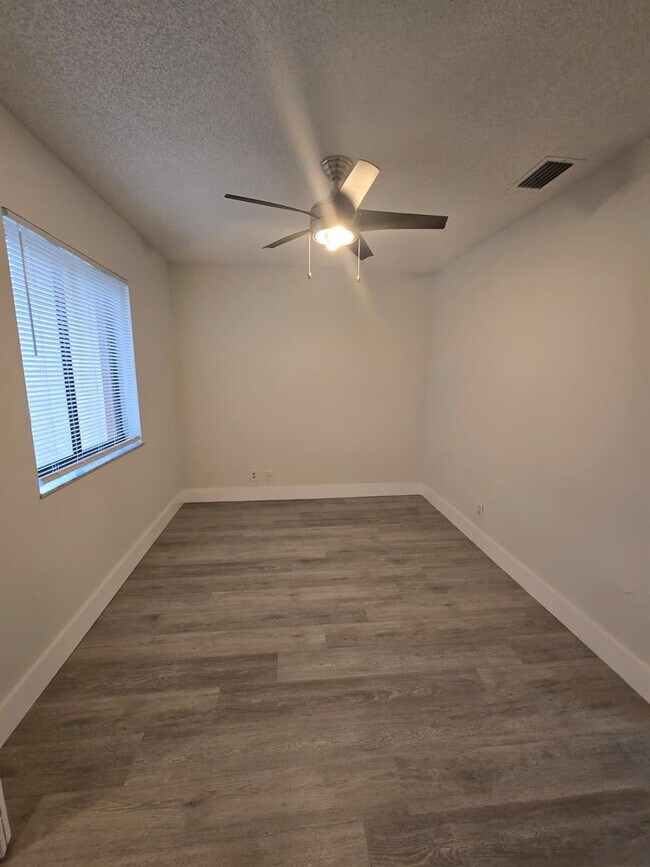 Building Photo - 7743 Balboa St