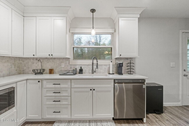 Building Photo - 38 Duncan Rd