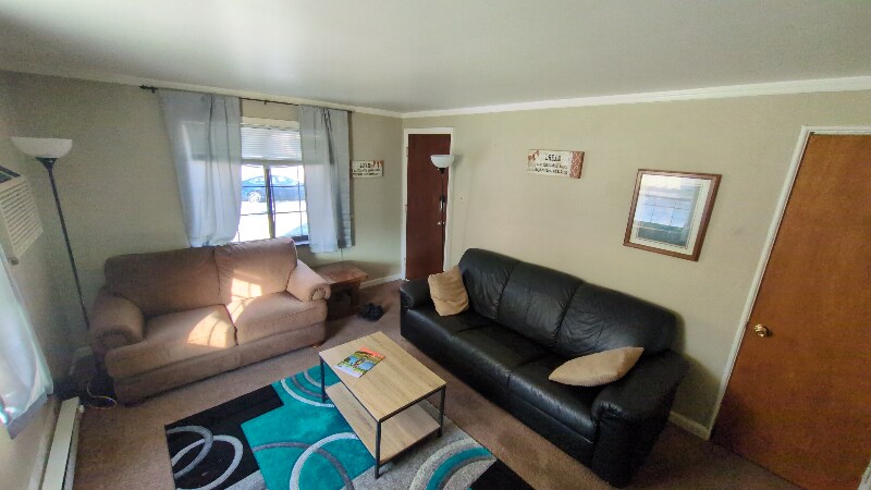 Building Photo - 583 Wiltshire Blvd