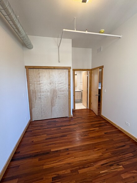 Building Photo - 4601 S Ellis Ave
