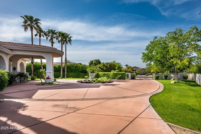 Building Photo - 6649 E Berneil Dr