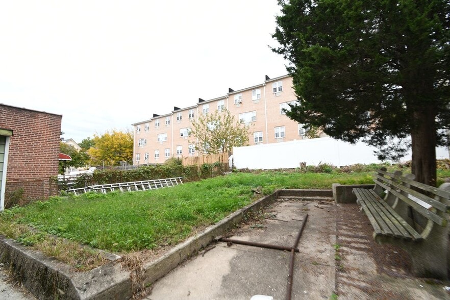 Building Photo - 4658 Bronx Blvd