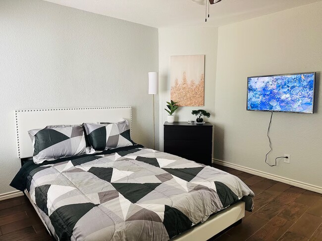 Building Photo - 12727 Ashford Knoll Dr