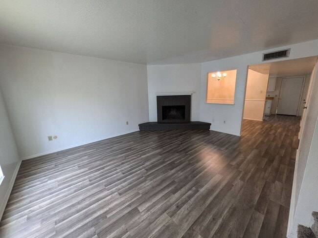 Building Photo - 2700 N 16th St