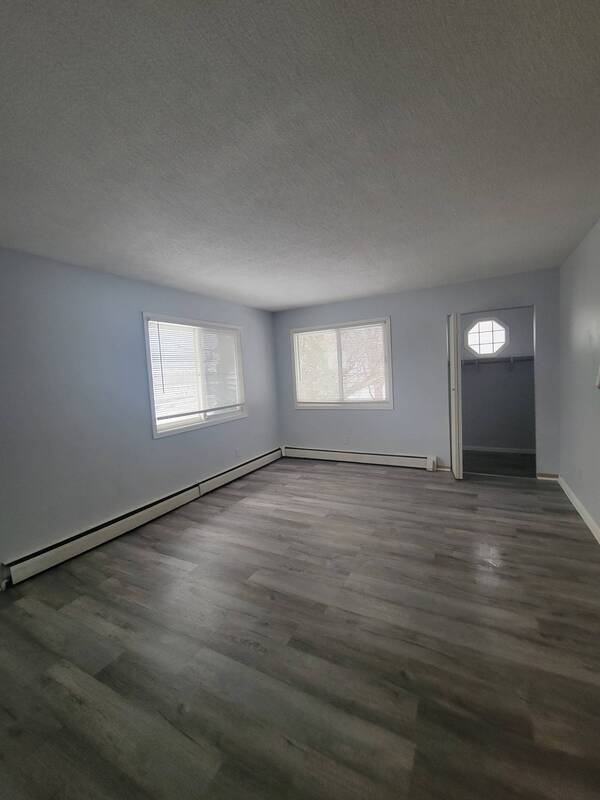 Building Photo - 310 Lawson Ave E