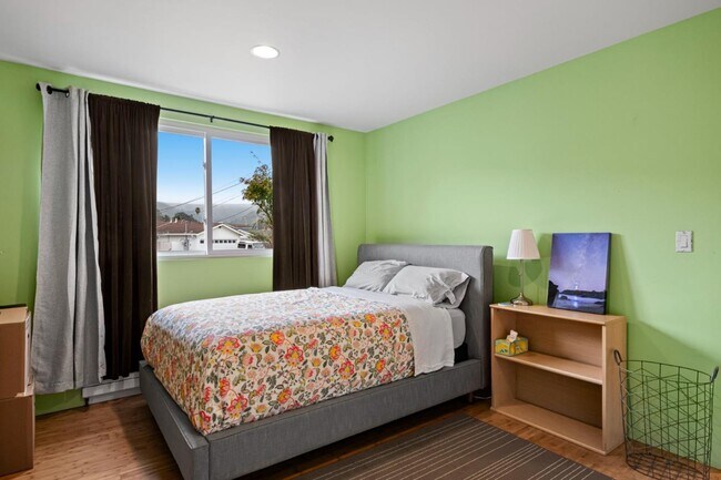 Building Photo - 796 Crespi Dr