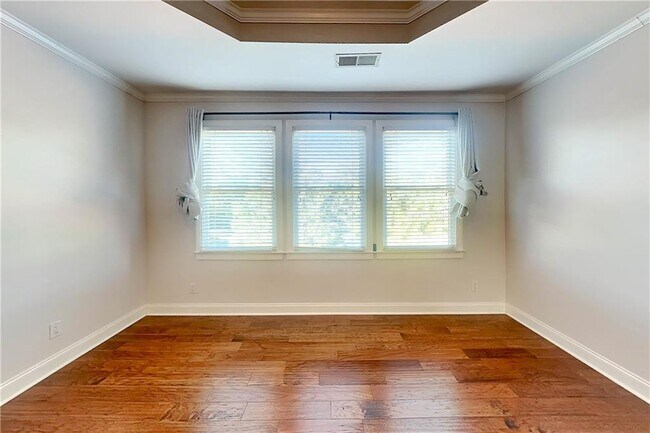Building Photo - 3008 Montclair Cir SE