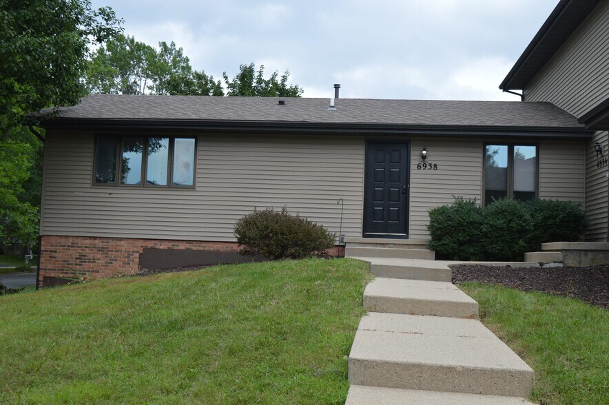 Building Photo - 6938 Chester Dr