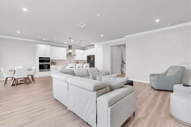 Building Photo - 6353 Timberdale Ave