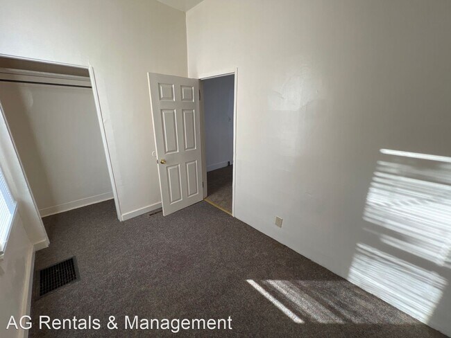 Building Photo - 2 br, 1 bath House - 2132 Oakley St