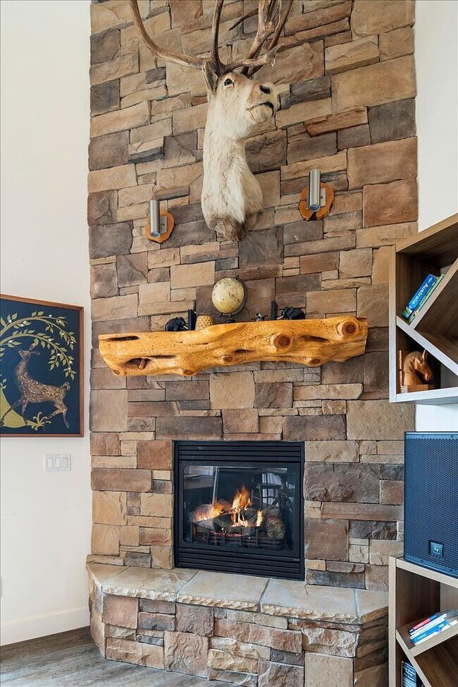 Building Photo - 1622 NW Rimrock Dr