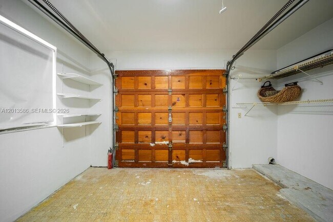 Building Photo - 1550 S Greenway Dr