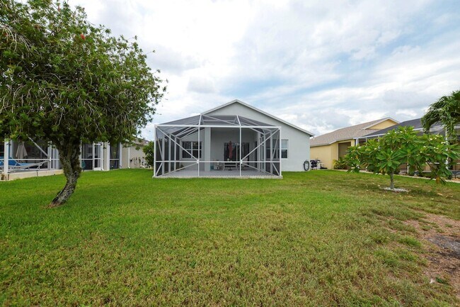 Building Photo - 522 SW Indian Key Dr