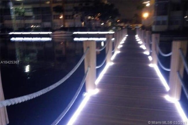 Building Photo - 2731 Taft St