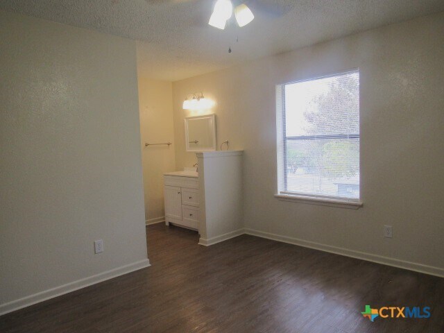 Building Photo - 801 N 19th St