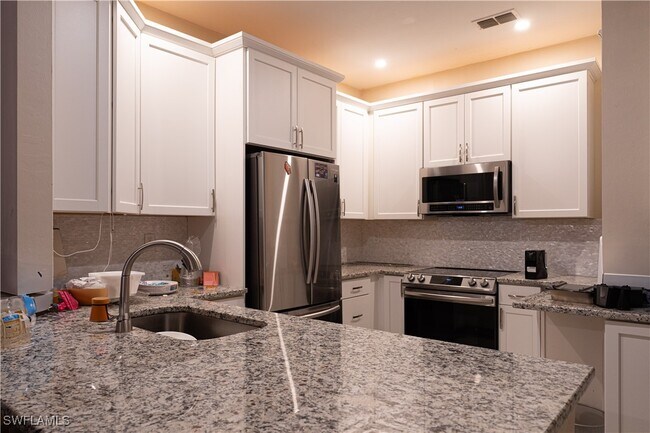 Building Photo - 15449 Bellamar Cir