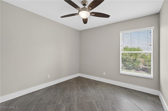 Building Photo - 2138 E Crown Pointe Blvd