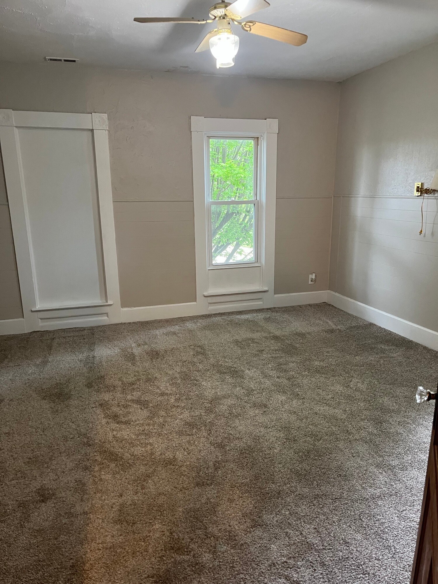 Building Photo - 120 1st St