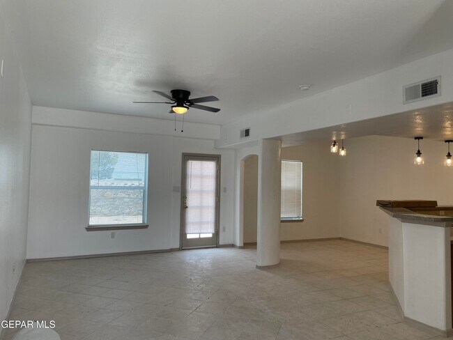 Building Photo - 12325 Tierra Arena Dr