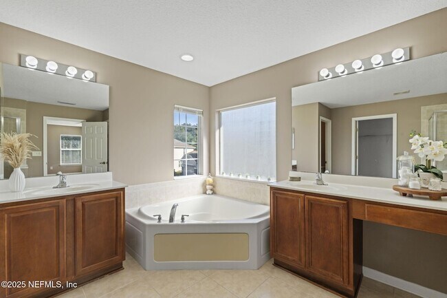 Building Photo - 3370 Turkey Creek Dr