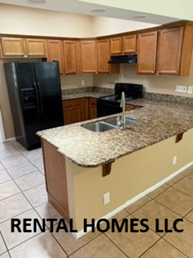 Building Photo - Total Privacy Home, Huge Detached Garage & No HOA in Beautiful Lake Mary