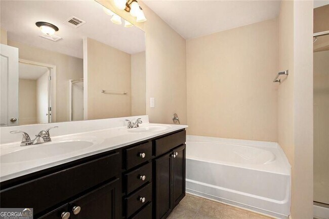 Building Photo - 2426 Bellyard Dr