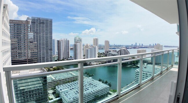 Building Photo - 950 Brickell Bay Dr