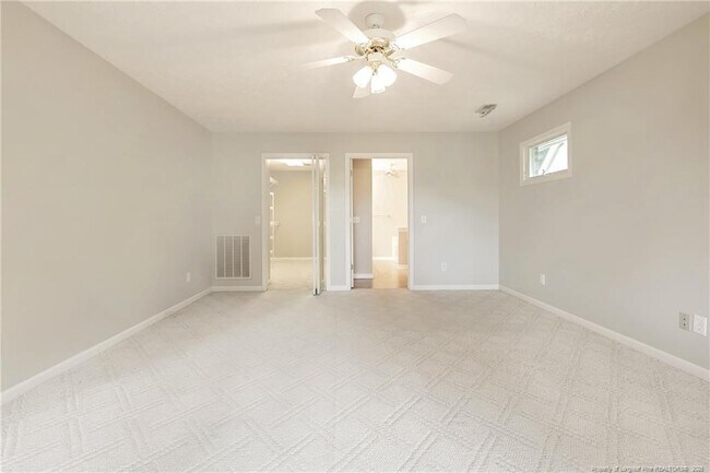 Building Photo - 789 Daphne Ln