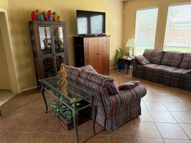 Building Photo - 2515 Silverton Bend