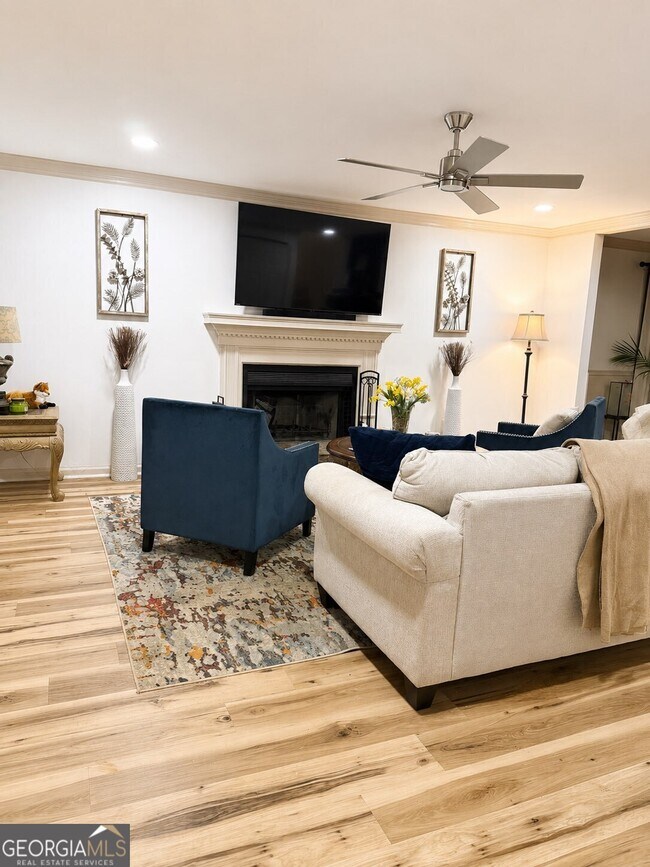 Building Photo - 8945 Carroll Manor Dr