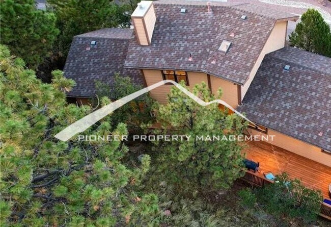 Building Photo - 5 bedroom, 3.5 bath home in North West Colorado Springs