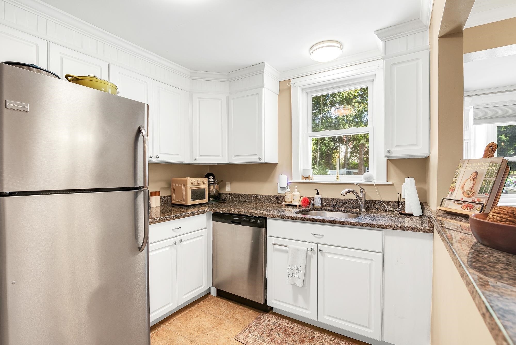 Building Photo - 107 Mount Vernon St