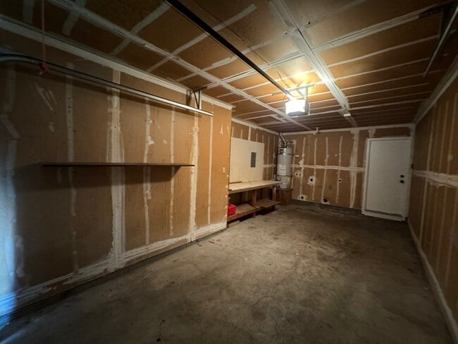 Building Photo - Adorable UPDATED 2bd/2bth duplex in Sacramento!
