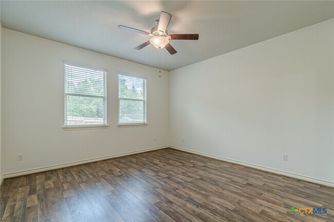 Building Photo - 124 Mary Max Cir