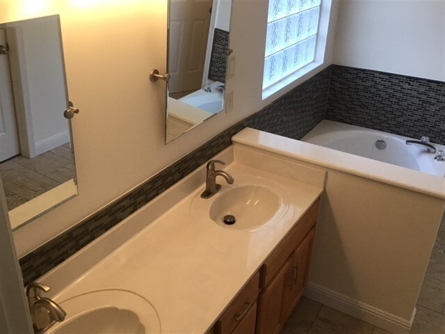 Building Photo - 408 Jameswood Ct