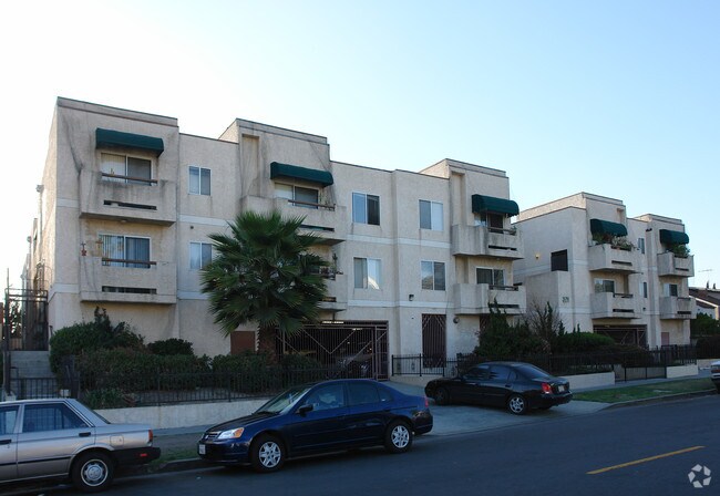 321 N Kenmore Avenue - 321 N Kenmore Ave