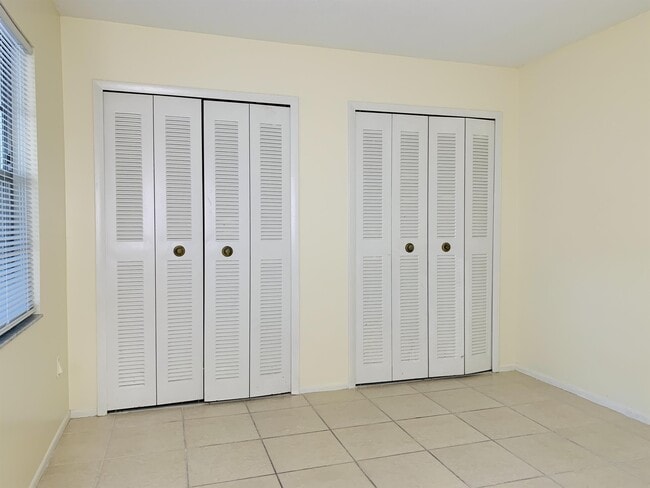 Building Photo - 115 Windtree Ln