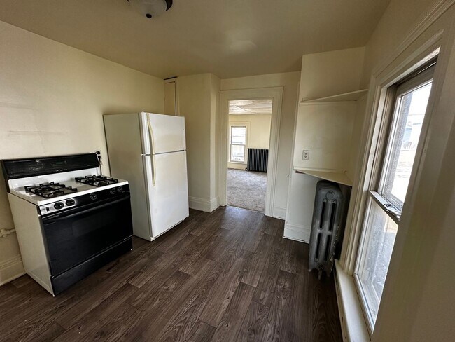 Building Photo - 16 N Washington St