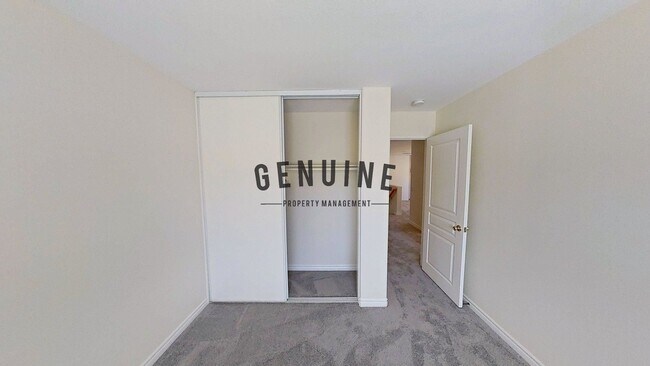 Building Photo - Spacious 3Bd 2.5Ba Home w/Den