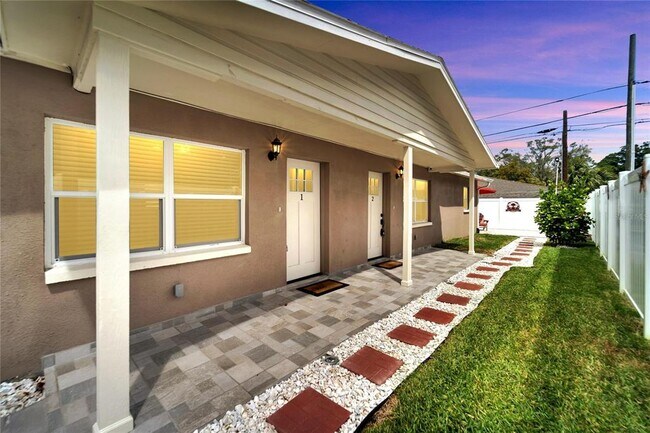 Primary Photo - 1462 Cleveland St