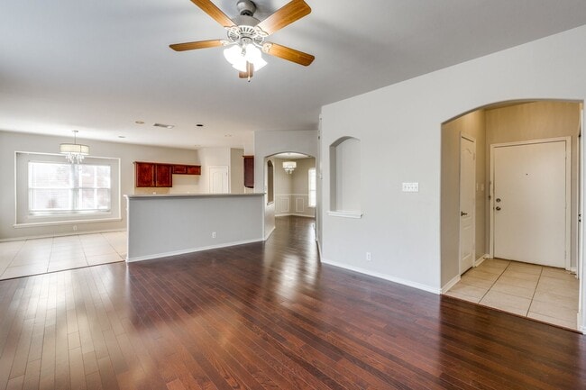 Building Photo - 3-BEDROOM HOME IN GATED COMMUNITY