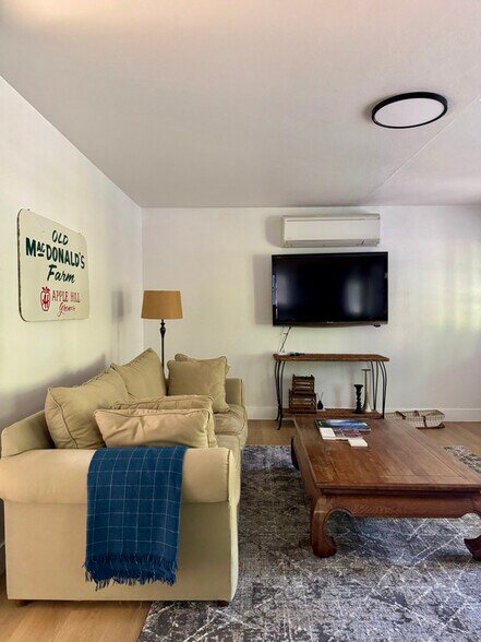 Building Photo - 2633 Crystal Springs Rd