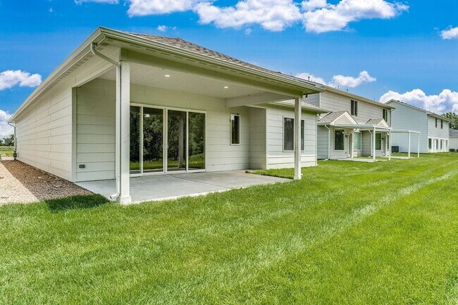 Building Photo - Beautiful and Modern 2 Bedroom
