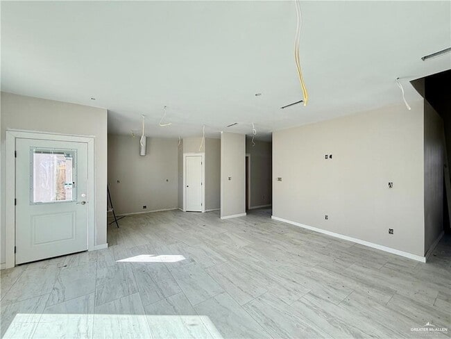 Building Photo - 2206 Corales St