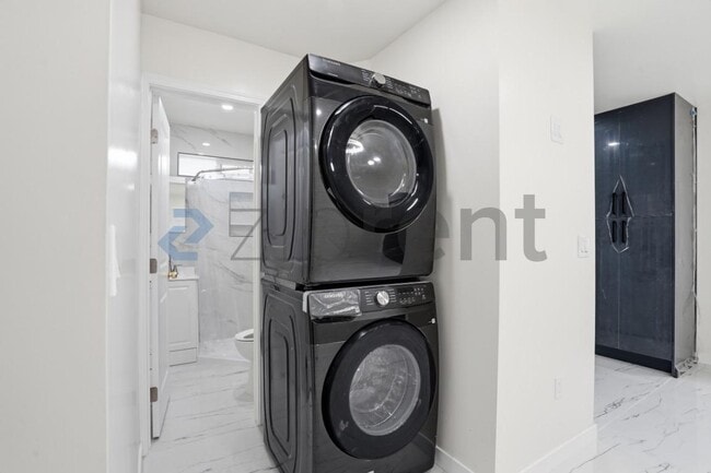 Building Photo - 17406 Horst Ave