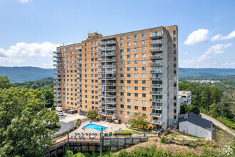 Building Photo - 1131 Stringers Ridge Rd