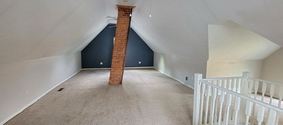 Building Photo - 15 Minden Ave