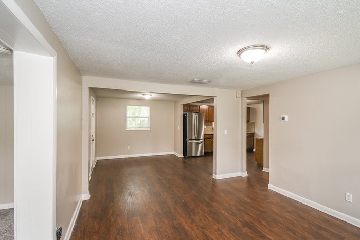 Building Photo - 6019 Verdes Rd